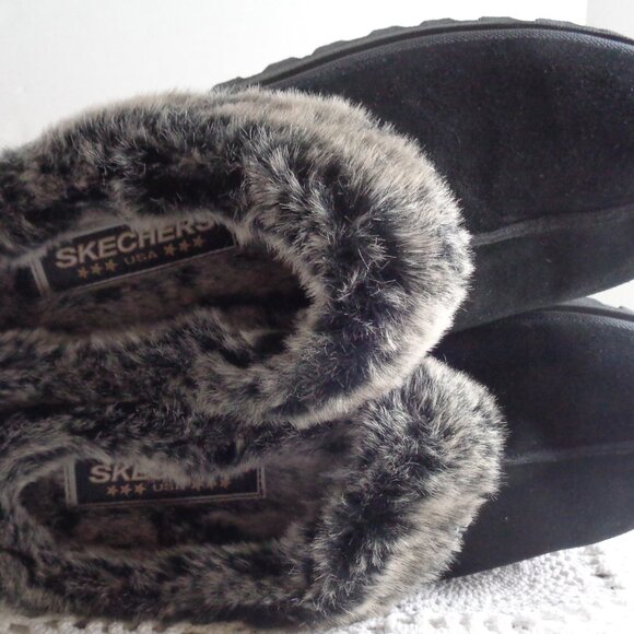 Skechers Shindig Fortress Clogs Mules Faux Fur Lined Black Suede - Picture 3 of 7